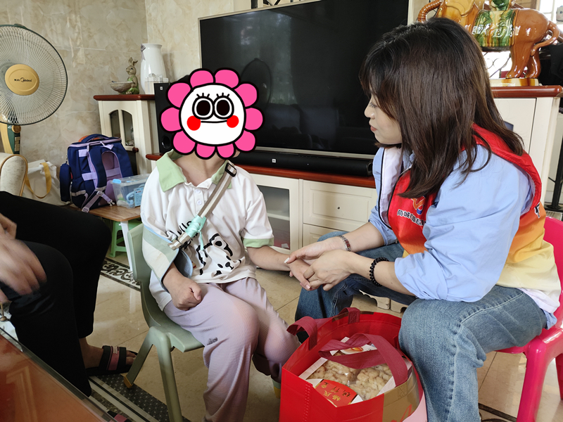 5.荷城街道婦聯、愛心媽媽慰問困境兒童.jpg