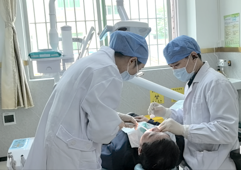 姚春輝在接受治療。 南方+ 朱蘇嬌 拍攝 姚春輝在接受治療。 南方+ 朱蘇嬌 拍攝